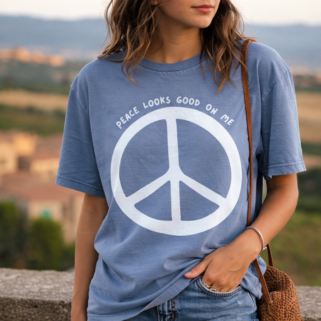 Peace Looks Good On Me T-Shirt – Retro Graphic Tee, Boho Peace Sign Shirt
