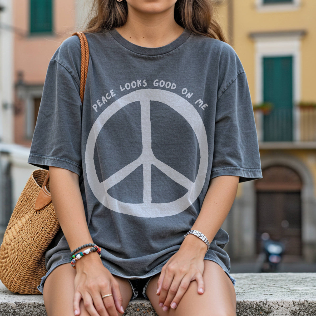 Peace Looks Good On Me T-Shirt – Retro Graphic Tee, Boho Peace Sign Shirt | AUS C1717