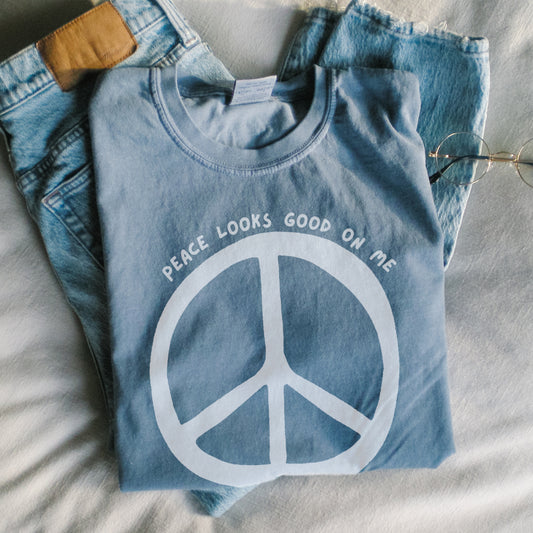 Peace Looks Good On Me T-Shirt – Retro Graphic Tee, Boho Peace Sign Shirt  CAN1717